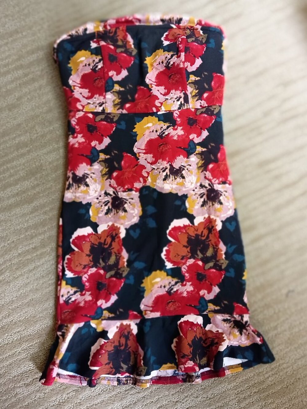 Guess Brand Dress, Bold Floral. Size Large